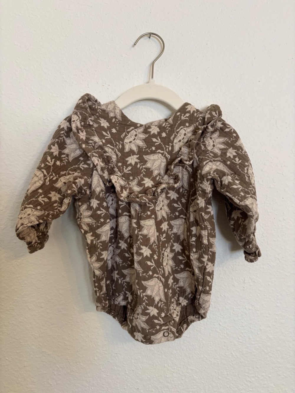 Rylee & Cru Floral Ruffle Baby Romper in Taupe and Cream